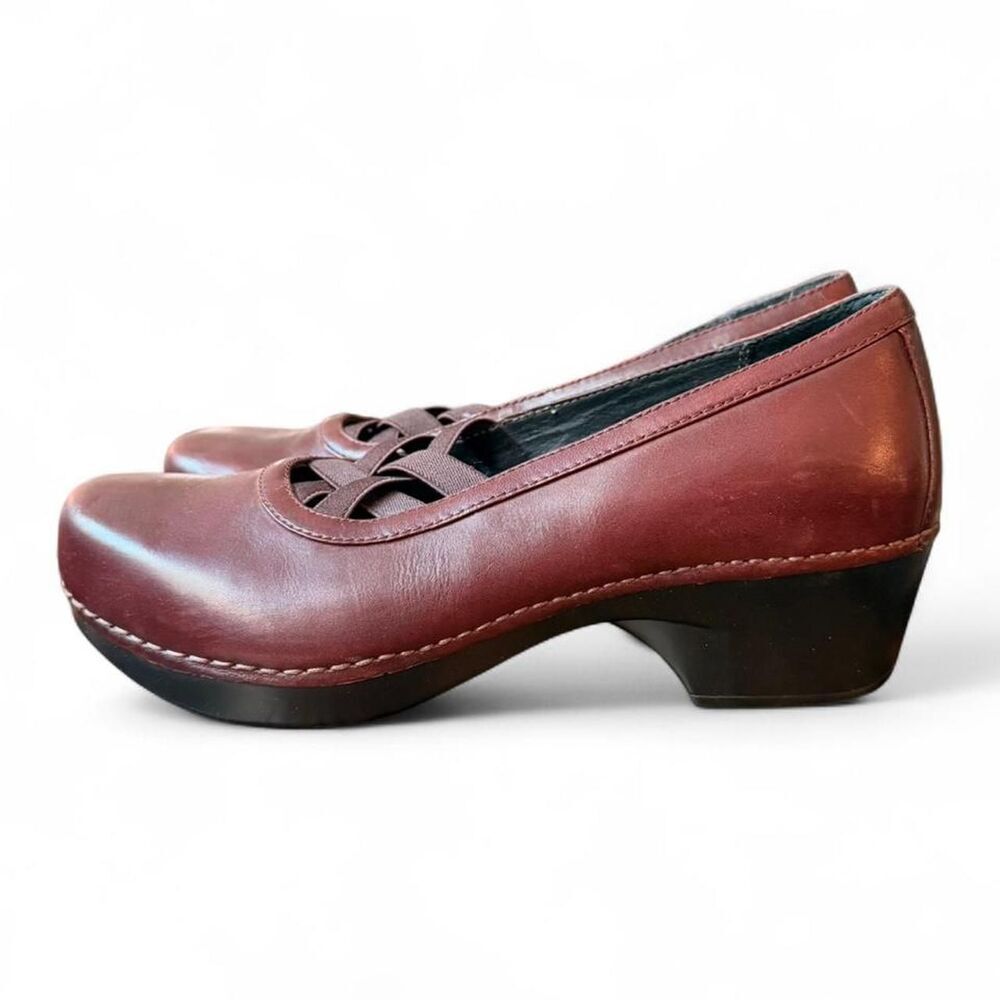 Dansko Tilda Women’s EU 40 / US 9.5–10 Burgundy Leather Crisscross Strap Clog